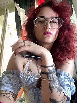 Snapshot of Persefoha chatting on June 9, 3:01 pm Persefoha online show from June 9, 3:01 pm