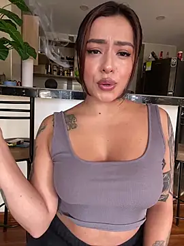 foxxy lover online show from April 20, 5:05 pm