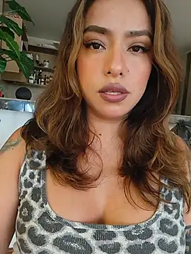 Snapshot of foxxy_lover chatting on July 2, 7:42 pm foxxy lover online show from July 2, 7:42 pm