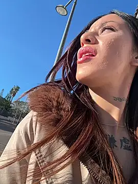 Snapshot of MelaFoxx chatting on February 17, 3:40 pm MelaFoxx online show from February 17, 3:40 pm