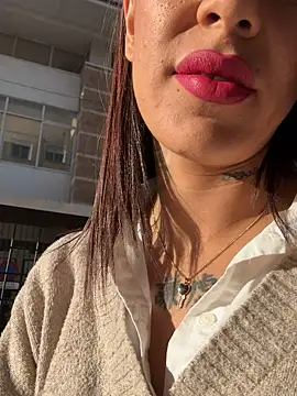 Snapshot of MelaFoxx chatting on February 23, 4:26 pm MelaFoxx online show from February 23, 4:26 pm