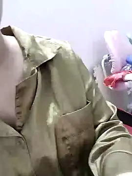 Snapshot of Emyeusexy88 chatting on February 7, 1:04 pm Emyeusexy88 online show from February 7, 1:04 pm