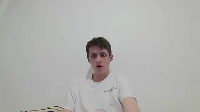 Snapshot of BearMaxxx chatting on May 12, 8:39 pm BearMaxxx online show from May 12, 8:39 pm