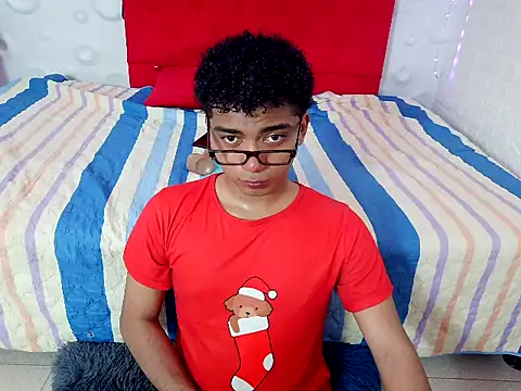 Snapshot of philipsex28 chatting on February 10, 10:36 pm philipsex28 online show from February 10, 10:36 pm