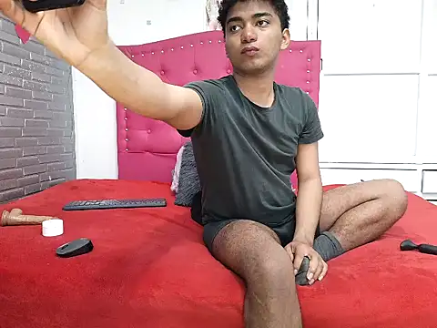 Snapshot of philipsex28 chatting on February 13, 12:28 am philipsex28 online show from February 13, 12:28 am