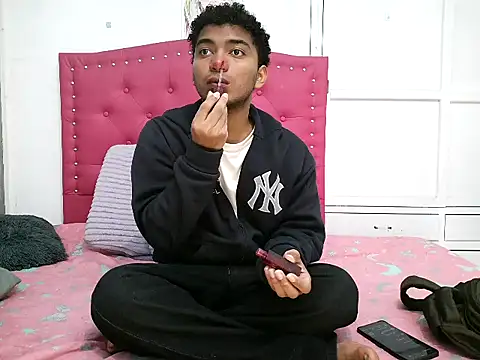 Snapshot of philipsex28 chatting on February 19, 1:34 am philipsex28 online show from February 19, 1:34 am