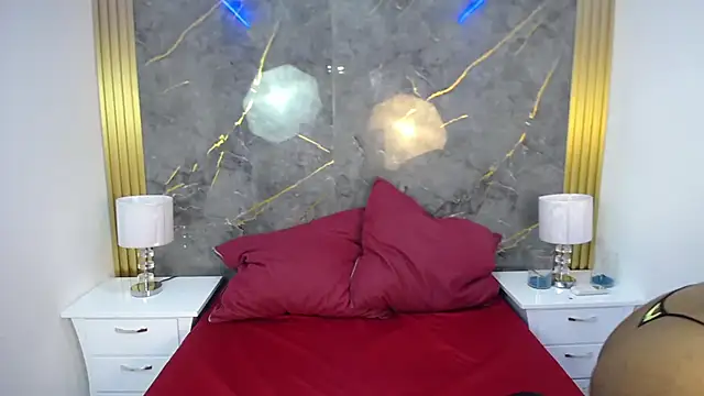 JORDAN MOOR online show from April 8, 12:05 pm