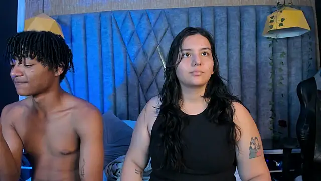 Snapshot of dafne_and_erick_ chatting on July 6, 4:09 am dafne and erick online show from July 6, 4:09 am
