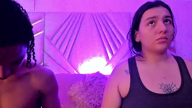 Snapshot of dafne_and_erick_ chatting on July 9, 4:38 am dafne and erick online show from July 9, 4:38 am