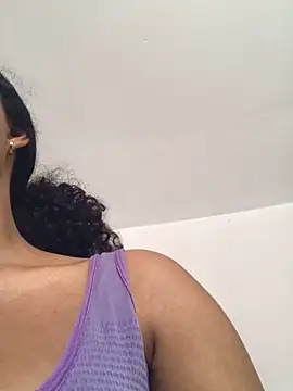 Snapshot of LiaRose- chatting on March 3, 8:59 pm LiaRose- online show from March 3, 8:59 pm