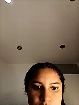 Snapshot of LiaRose- chatting on April 8, 9:31 am LiaRose- online show from April 8, 9:31 am