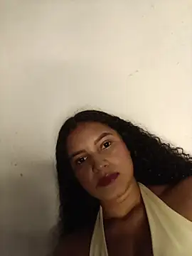 Snapshot of LiaRose- chatting on May 4, 8:49 pm LiaRose- online show from May 4, 8:49 pm