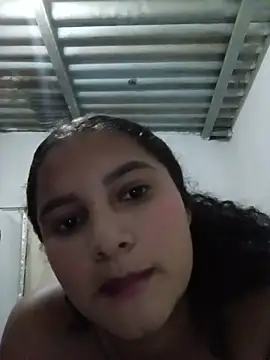 Snapshot of LiaRose- chatting on May 13, 1:36 am LiaRose- online show from May 13, 1:36 am