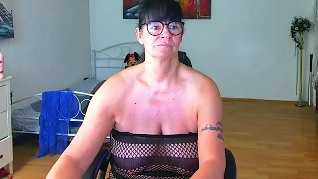 Sylly online show from April 12, 9:03 am