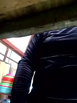 Snapshot of YIYI-502 chatting on February 5, 8:19 am YIYI-502 online show from February 5, 8:19 am