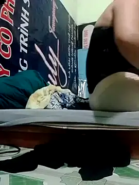 Snapshot of YIYI-502 chatting on February 24, 2:37 pm YIYI-502 online show from February 24, 2:37 pm