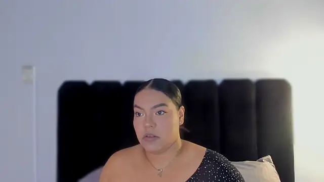 Amaranoir- online show from April 9, 3:39 am