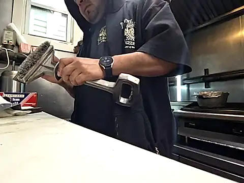 Snapshot of bischo666 chatting on February 11, 1:16 pm bischo666 online show from February 11, 1:16 pm