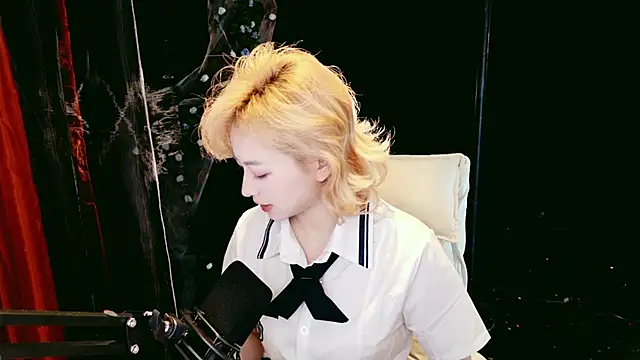 Lady-Mia777 online show from February 12, 12:00 pm