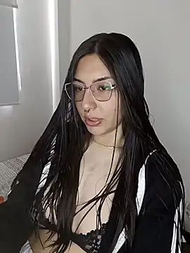 Snapshot of Nikolth_4 chatting on February 9, 6:23 pm Nikolth 4 online show from February 9, 6:23 pm