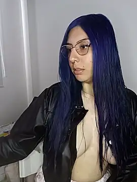 Snapshot of Nikolth_4 chatting on March 1, 8:44 pm Nikolth 4 online show from March 1, 8:44 pm