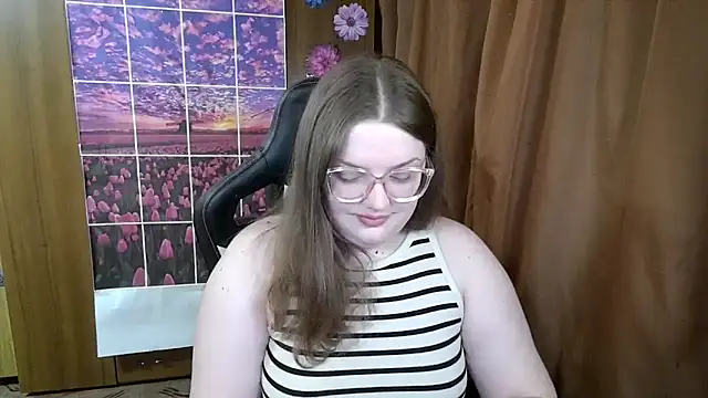 Snapshot of Teasing_Dora chatting on April 29, 10:27 pm Teasing Dora online show from April 29, 10:27 pm