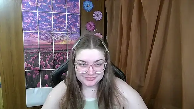 Snapshot of Teasing_Dora chatting on May 1, 9:30 pm Teasing Dora online show from May 1, 9:30 pm