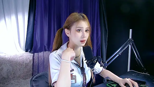 Yunny-888 online show from February 4, 6:08 am