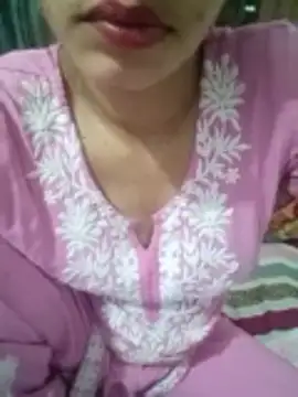 Snapshot of khushi_rawat chatting on February 4, 4:46 pm khushi rawat online show from February 4, 4:46 pm