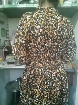 Snapshot of khushi_rawat chatting on February 18, 1:56 am khushi rawat online show from February 18, 1:56 am