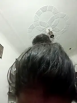 Snapshot of khushi_rawat chatting on February 23, 1:47 am khushi rawat online show from February 23, 1:47 am