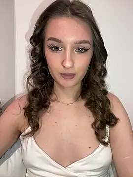 Snapshot of Green_eyes_lady chatting on February 7, 11:25 am Green eyes lady online show from February 7, 11:25 am