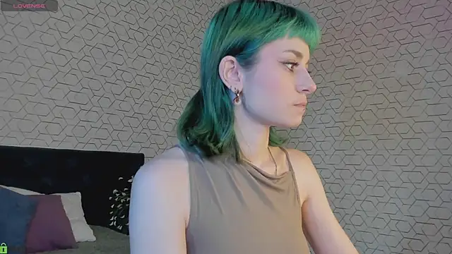 Snapshot of Scarle_Whisper chatting on April 24, 9:45 am Scarle Whisper online show from April 24, 9:45 am
