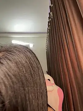 Snapshot of wang1472581 chatting on February 12, 8:20 am wang1472581 online show from February 12, 8:20 am