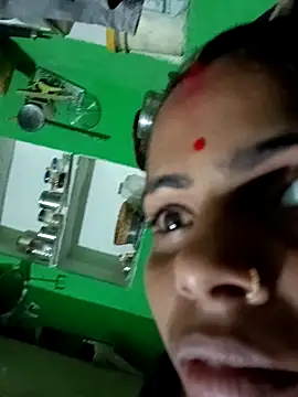 Snapshot of Priyakoli4568 chatting on April 27, 3:21 pm Priyakoli4568 online show from April 27, 3:21 pm