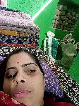 Snapshot of Priyakoli4568 chatting on May 9, 4:06 am Priyakoli4568 online show from May 9, 4:06 am