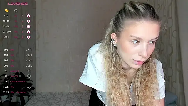 Snapshot of Elysia_kiss chatting on February 9, 5:00 am Elysia kiss online show from February 9, 5:00 am