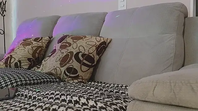 Snapshot of verodeli chatting on December 9, 8:44 pm verodeli online show from December 9, 8:44 pm