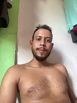 Snapshot of alrricmo chatting on March 2, 4:25 pm alrricmo online show from March 2, 4:25 pm