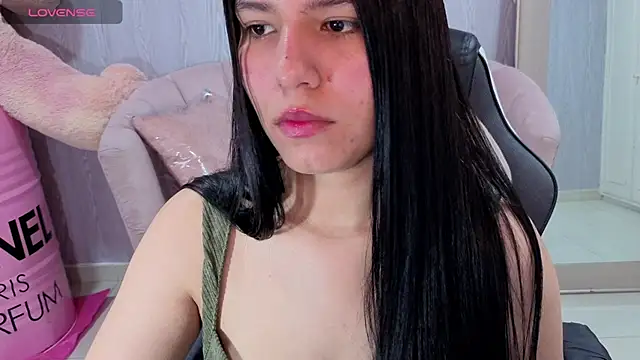 Snapshot of Isabellanoir_a chatting on February 5, 7:51 pm Isabellanoir a online show from February 5, 7:51 pm