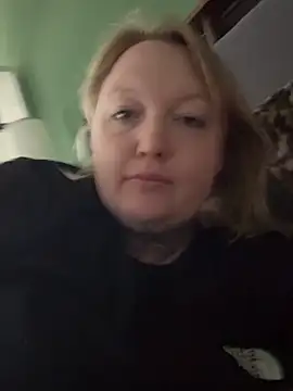 Snapshot of Lolaaxxx13 chatting on May 11, 3:18 pm Lolaaxxx13 online show from May 11, 3:18 pm