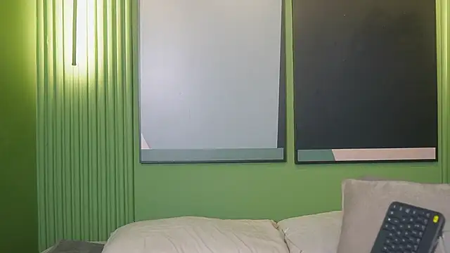 Snapshot of LiliCoxx chatting on April 23, 1:24 pm LiliCoxx online show from April 23, 1:24 pm