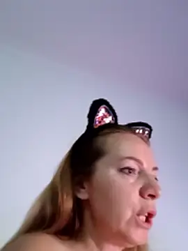Snapshot of sexyrubyta chatting on May 3, 6:47 pm sexyrubyta online show from May 3, 6:47 pm