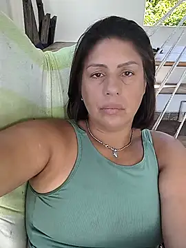 Snapshot of deboragta chatting on February 17, 1:07 pm deboragta online show from February 17, 1:07 pm