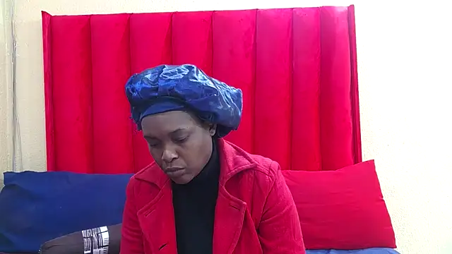 Snapshot of Lavendaxxx chatting on May 1, 3:38 pm Lavendaxxx online show from May 1, 3:38 pm