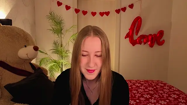 Snapshot of CassieReborn chatting on February 12, 9:43 pm CassieReborn online show from February 12, 9:43 pm