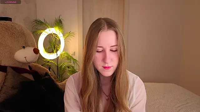 Snapshot of CassieReborn chatting on March 3, 4:24 pm CassieReborn online show from March 3, 4:24 pm