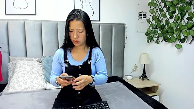 Snapshot of double_temptation_ chatting on February 25, 12:37 pm double temptation online show from February 25, 12:37 pm