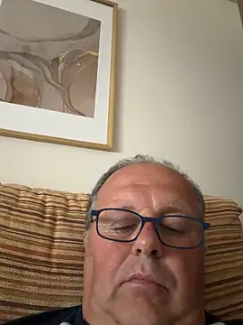 Snapshot of YachtCaptain10 chatting on May 8, 6:57 pm YachtCaptain10 online show from May 8, 6:57 pm