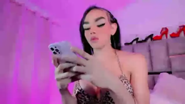 Snapshot of sayis_xxx chatting on May 13, 9:17 am sayis xxx online show from May 13, 9:17 am